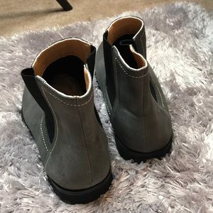 Shoes - Ankle boots size 8 Shoes - Ankle boots size 8